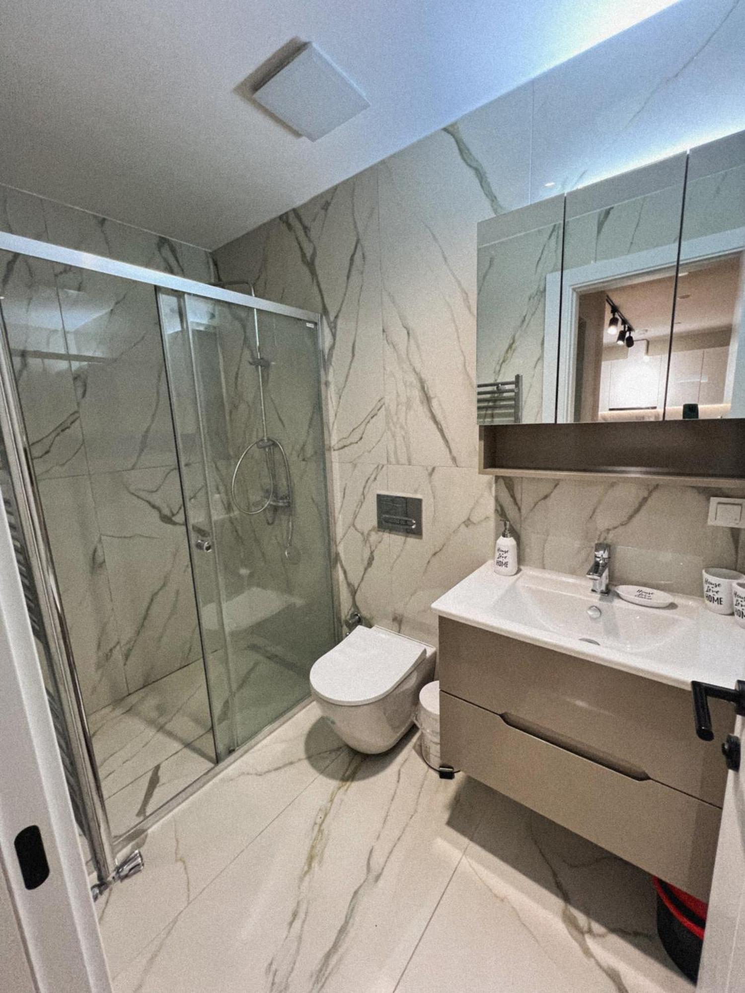 180° View Apartment In Diamond Building Skopie Exterior foto